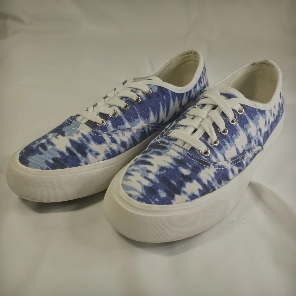 𝅺AVON Blue & White Tie-Dyed Sneakers
